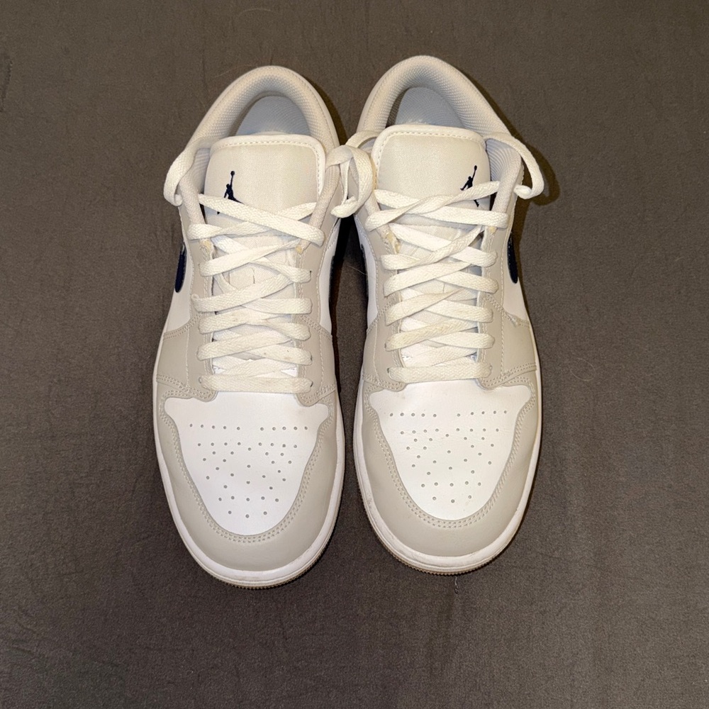 Jordan 1 Low - Picture 3 of 6